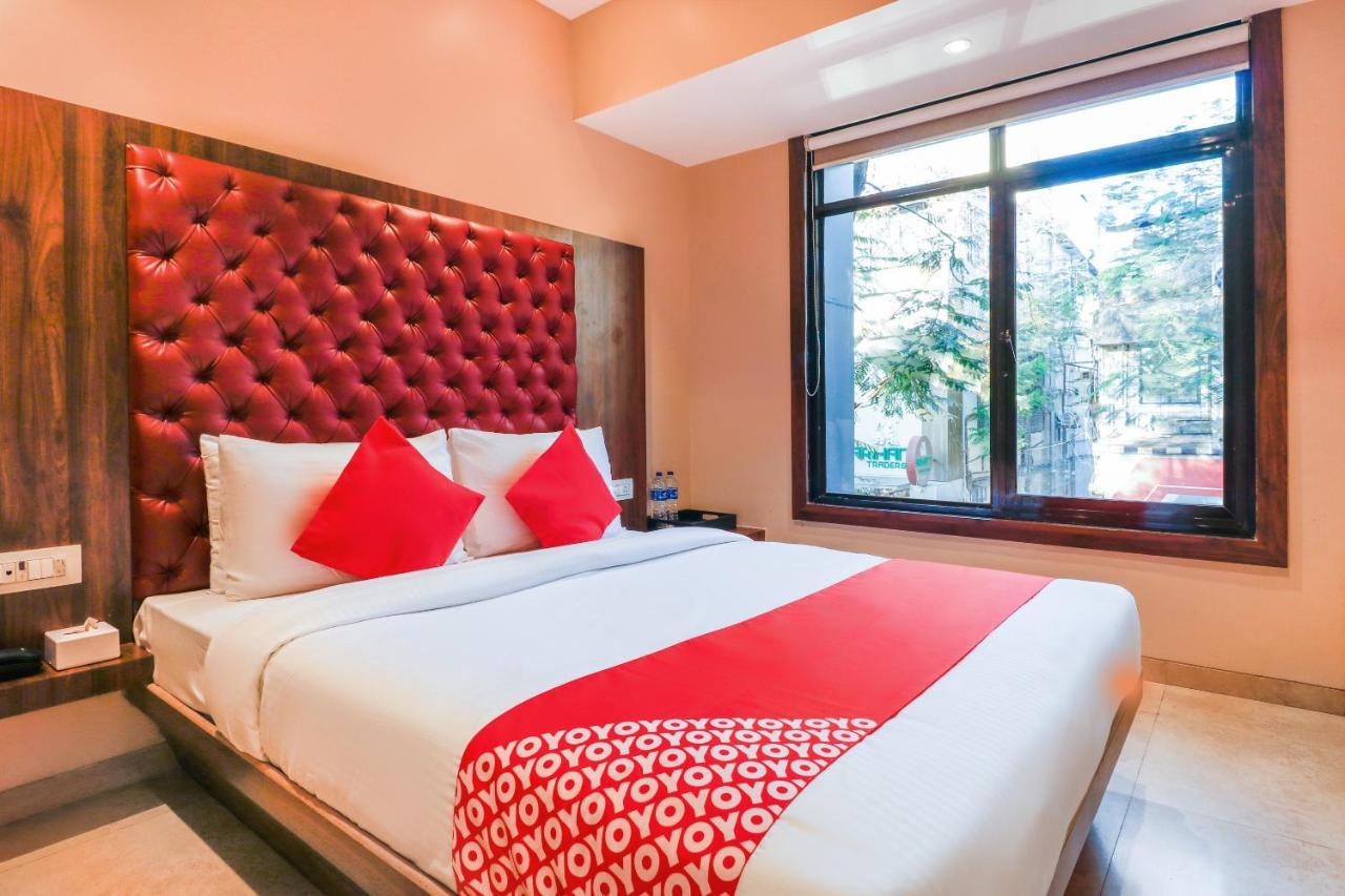 Oyo 70475 Hotel Sea Breeze Bombaim Exterior foto